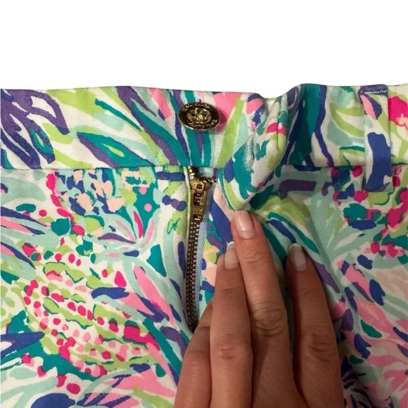 Lilly Pulitzer The Callahan Shorts - Picture 8 of 8